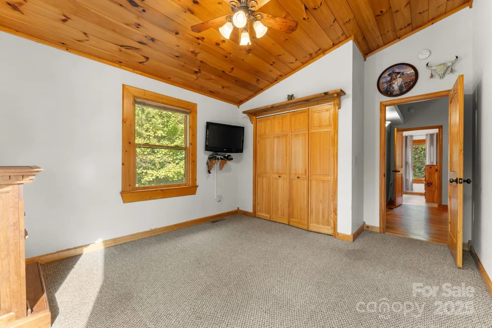 80 Slow Lane Whittier, NC 28789