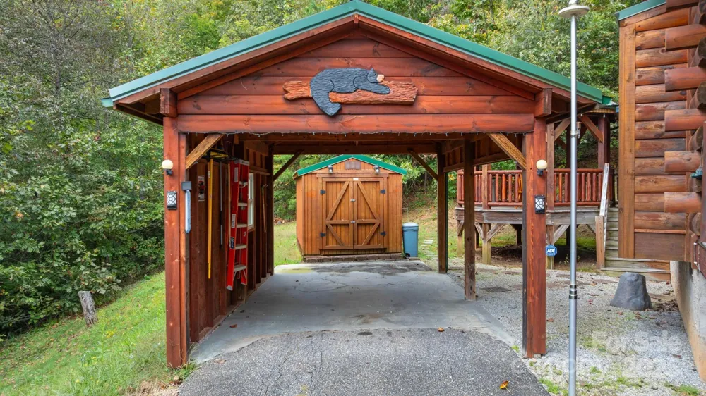 80 Slow Lane Whittier, NC 28789