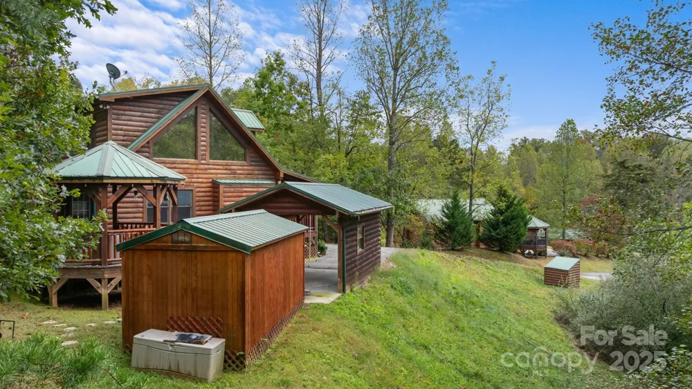 80 Slow Lane Whittier, NC 28789
