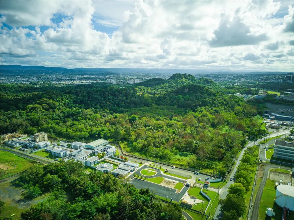 CARRETERA 2, KM 3.1 Bayamón, PR 00961