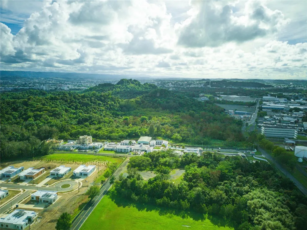 CARRETERA 2, KM 3.1 Bayamón, PR 00961