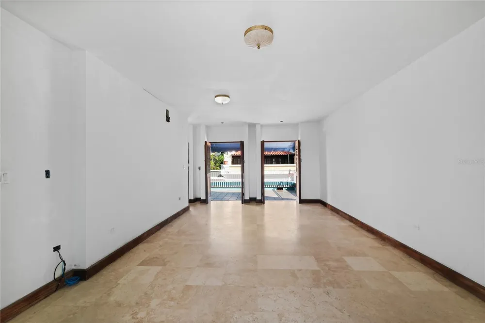 10 CALLE SOL Old San Juan, PR 00901