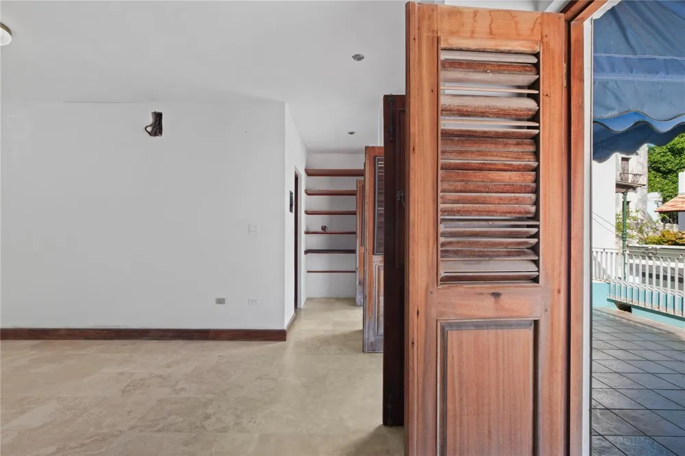 10 CALLE SOL Old San Juan, PR 00901