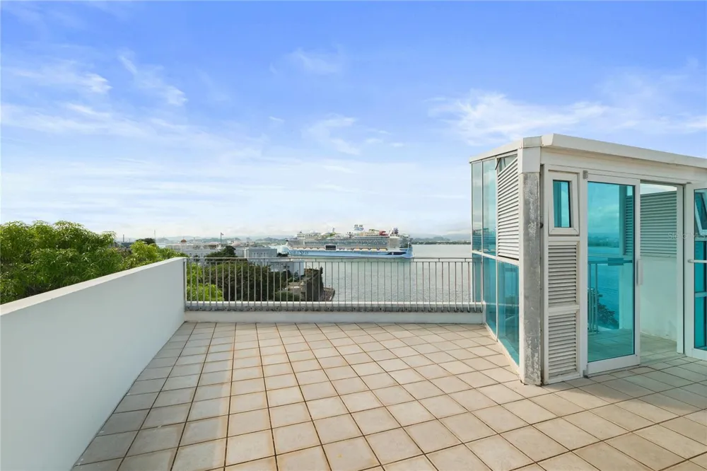 10 CALLE SOL Old San Juan, PR 00901