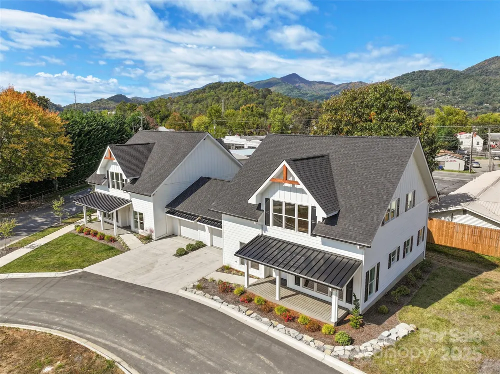 15 Riemar Lane Waynesville, NC 28786