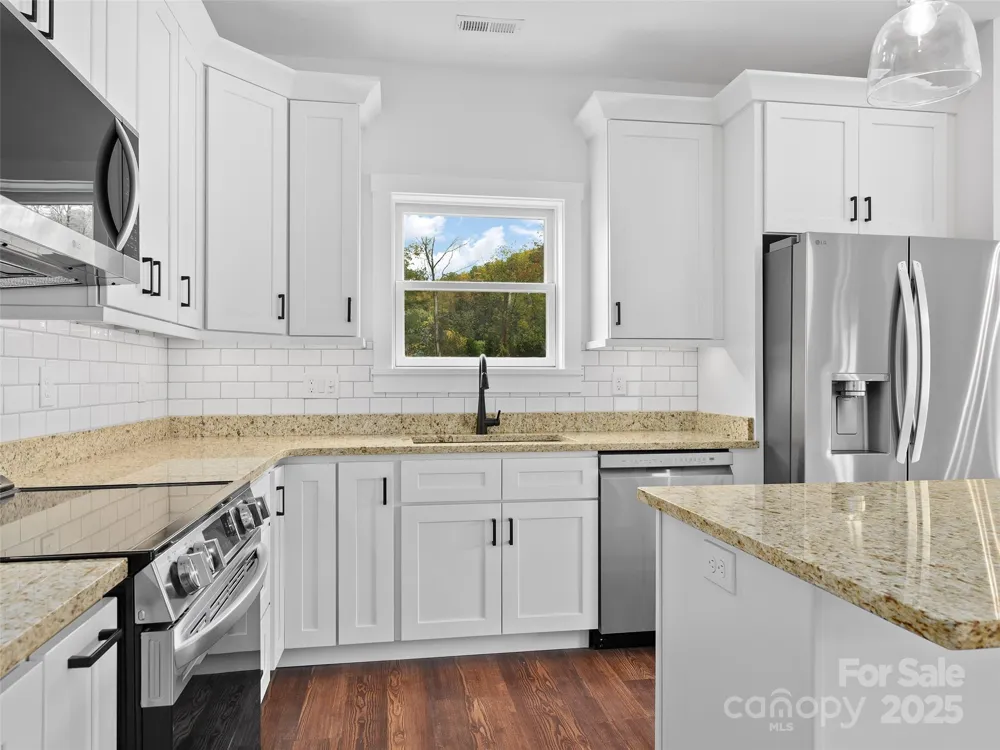 15 Riemar Lane Waynesville, NC 28786