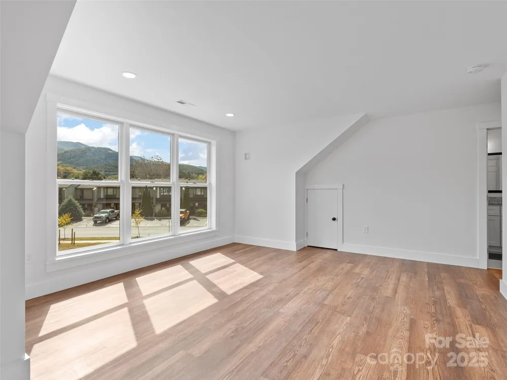 15 Riemar Lane Waynesville, NC 28786