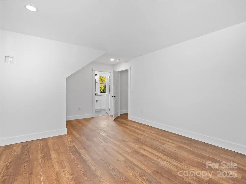 15 Riemar Lane Waynesville, NC 28786
