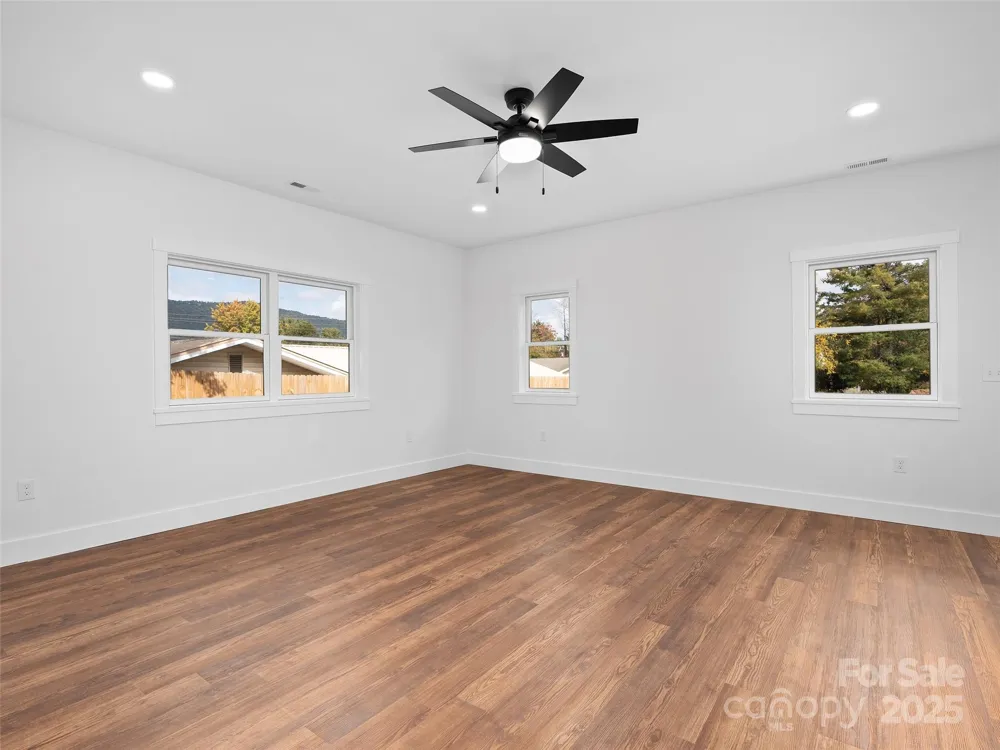 15 Riemar Lane Waynesville, NC 28786
