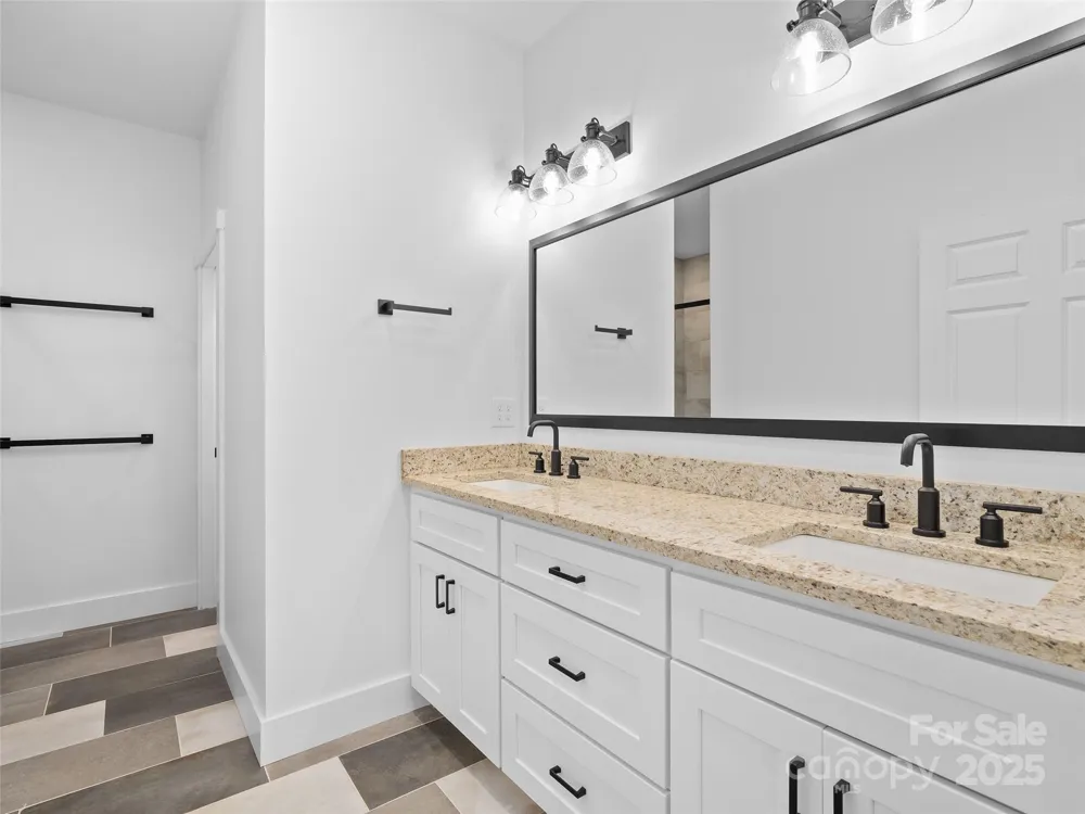 15 Riemar Lane Waynesville, NC 28786