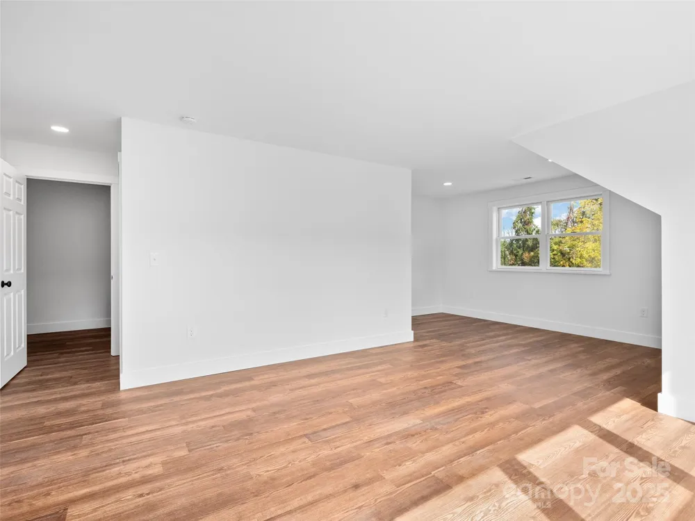 15 Riemar Lane Waynesville, NC 28786