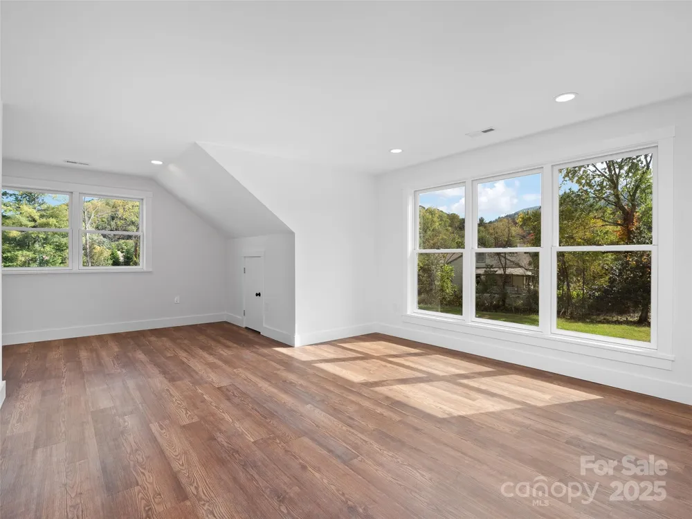 15 Riemar Lane Waynesville, NC 28786