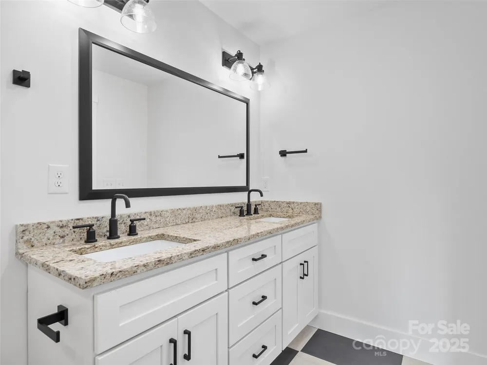 15 Riemar Lane Waynesville, NC 28786
