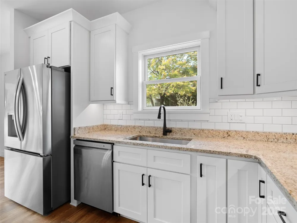 11 Riemar Lane Waynesville, NC 28786