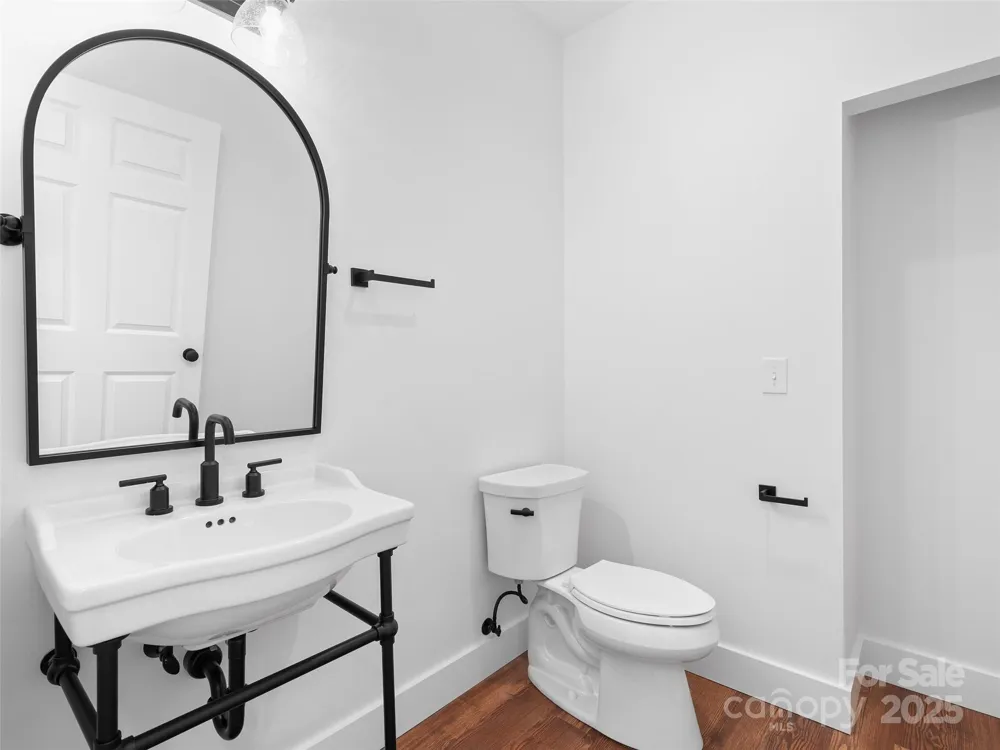 11 Riemar Lane Waynesville, NC 28786