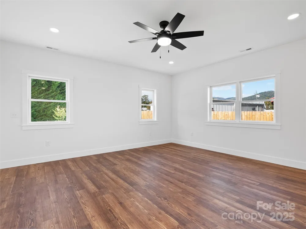 11 Riemar Lane Waynesville, NC 28786