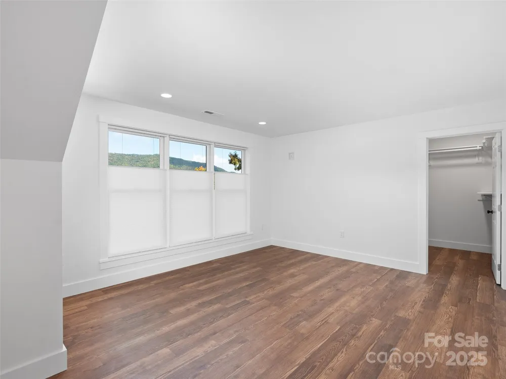 11 Riemar Lane Waynesville, NC 28786