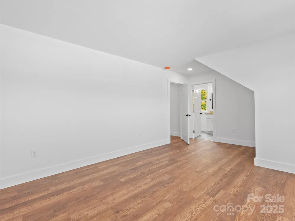 11 Riemar Lane Waynesville, NC 28786