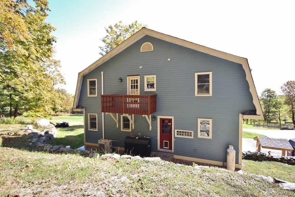 575 Roosa Gap Road Bloomingburg, NY 12721