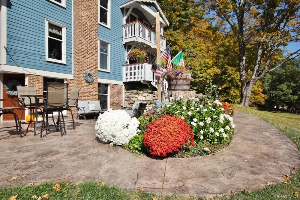 575 Roosa Gap Road Bloomingburg, NY 12721