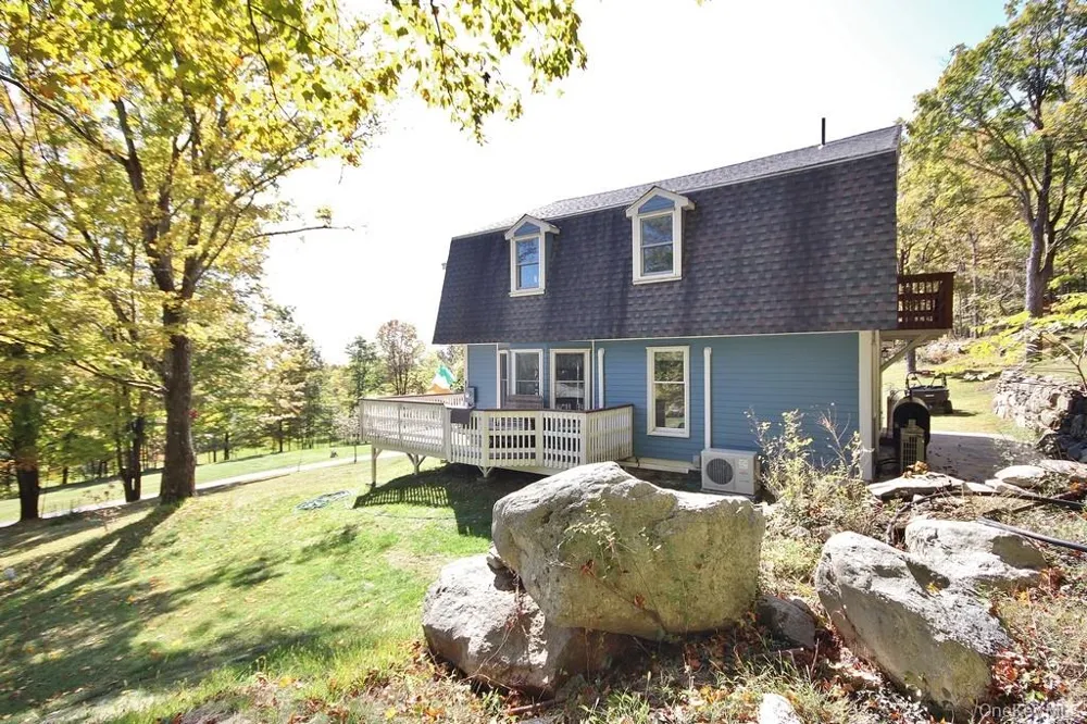 575 Roosa Gap Road Bloomingburg, NY 12721