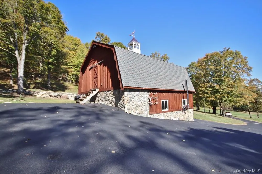 575 Roosa Gap Road Bloomingburg, NY 12721