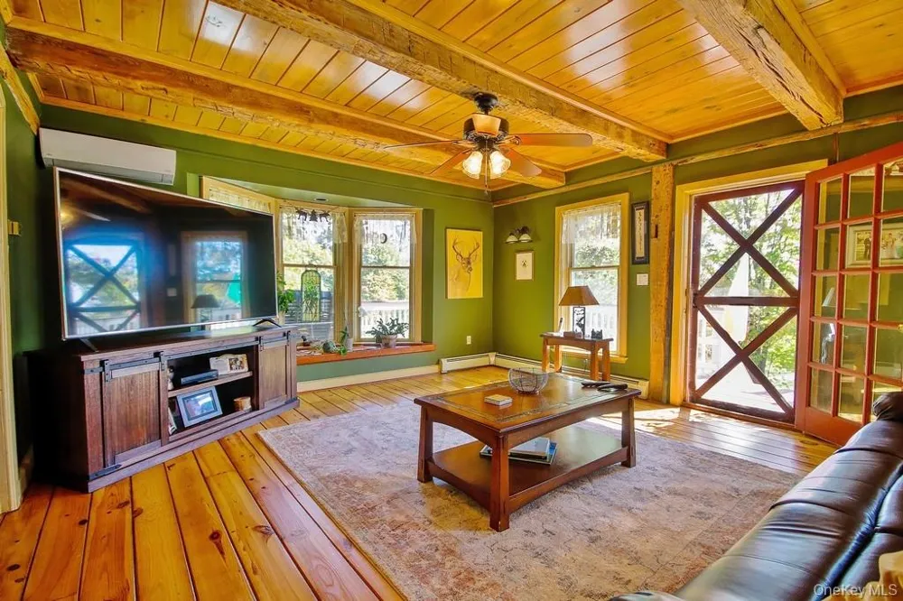 575 Roosa Gap Road Bloomingburg, NY 12721