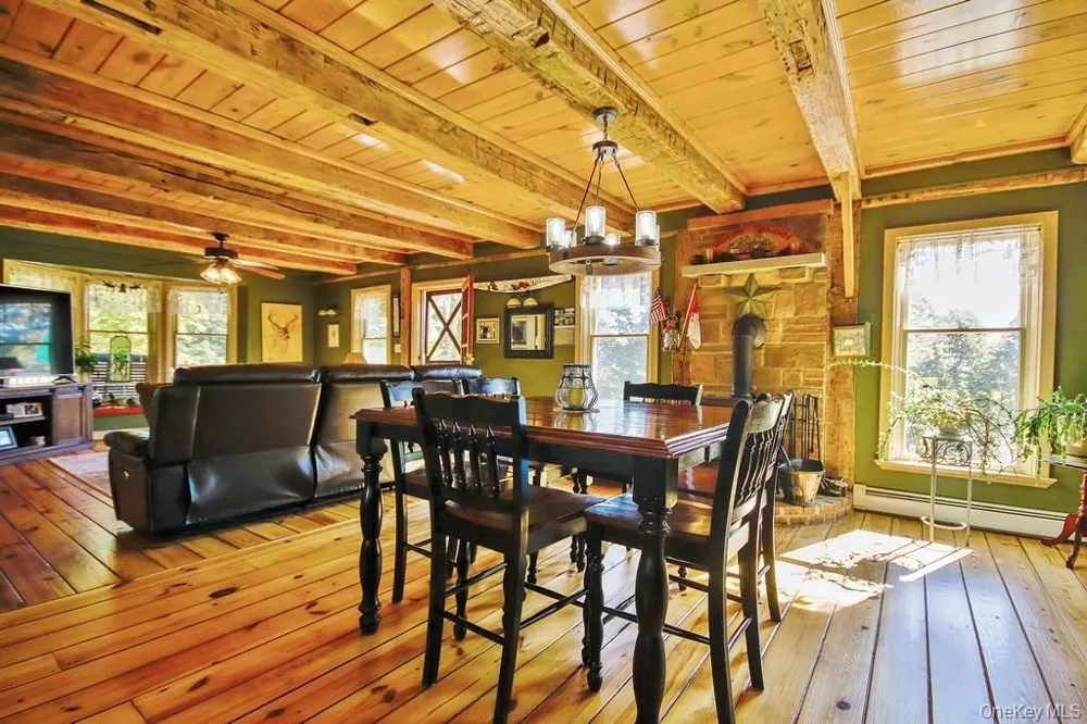 575 Roosa Gap Road Bloomingburg, NY 12721