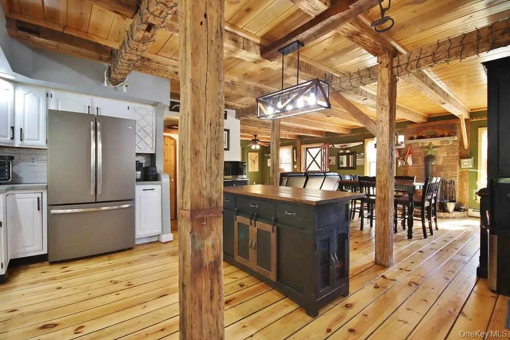 575 Roosa Gap Road Bloomingburg, NY 12721