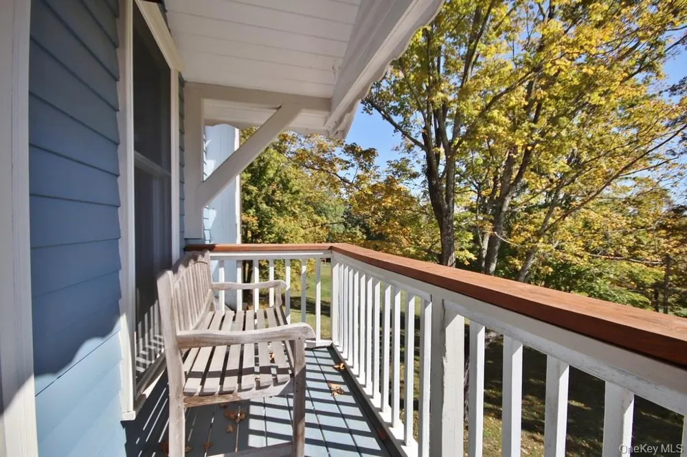 575 Roosa Gap Road Bloomingburg, NY 12721