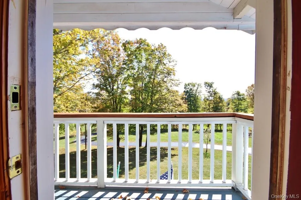 575 Roosa Gap Road Bloomingburg, NY 12721