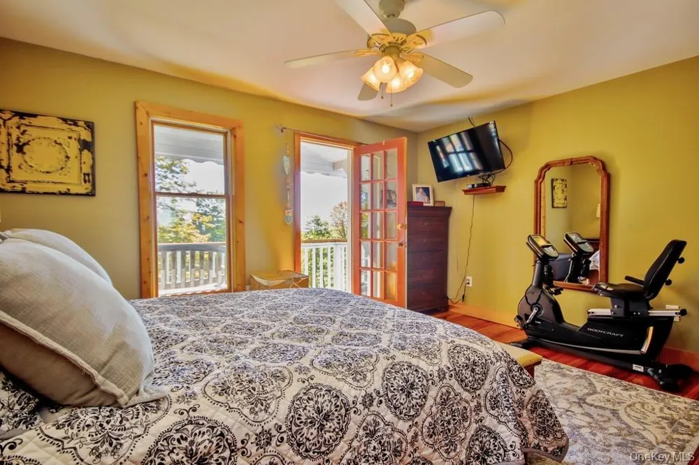 575 Roosa Gap Road Bloomingburg, NY 12721