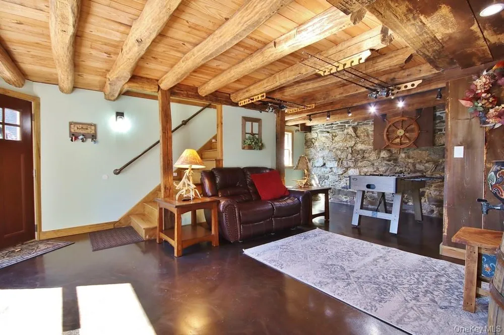 575 Roosa Gap Road Bloomingburg, NY 12721