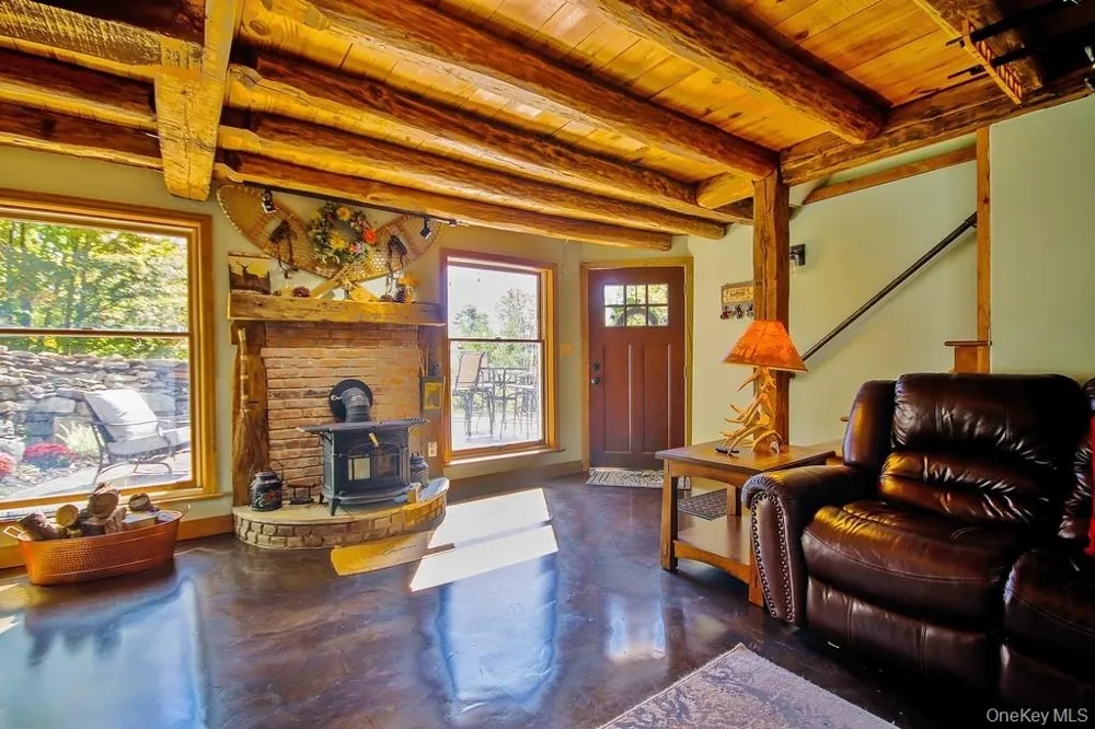 575 Roosa Gap Road Bloomingburg, NY 12721