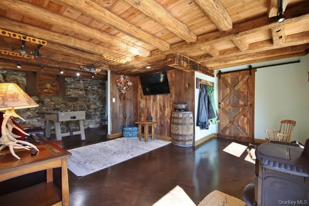575 Roosa Gap Road Bloomingburg, NY 12721
