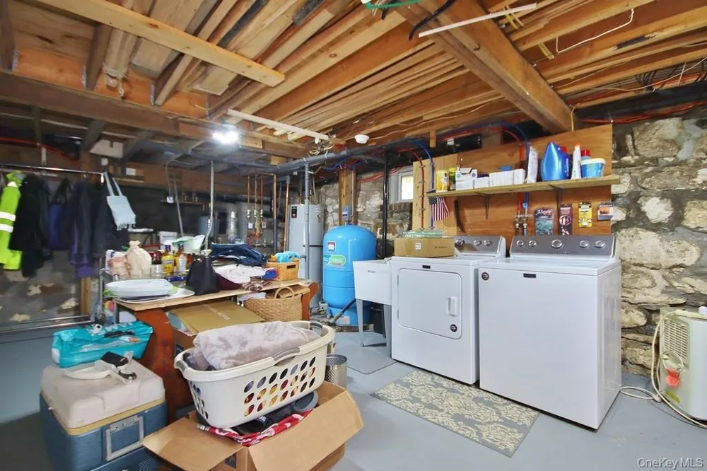 575 Roosa Gap Road Bloomingburg, NY 12721
