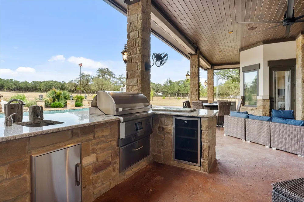 2700 County Road 282 Road Leander, TX 78641