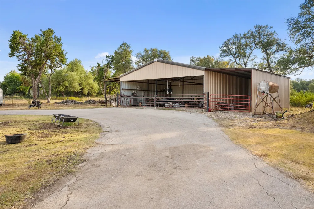 2700 County Road 282 Road Leander, TX 78641
