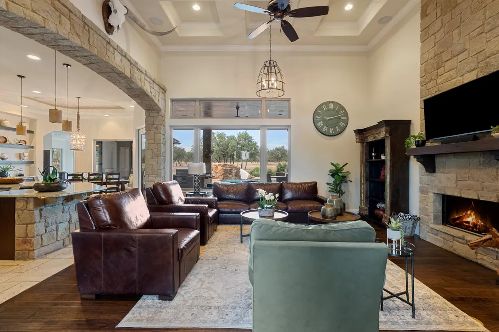 2700 County Road 282 Road Leander, TX 78641