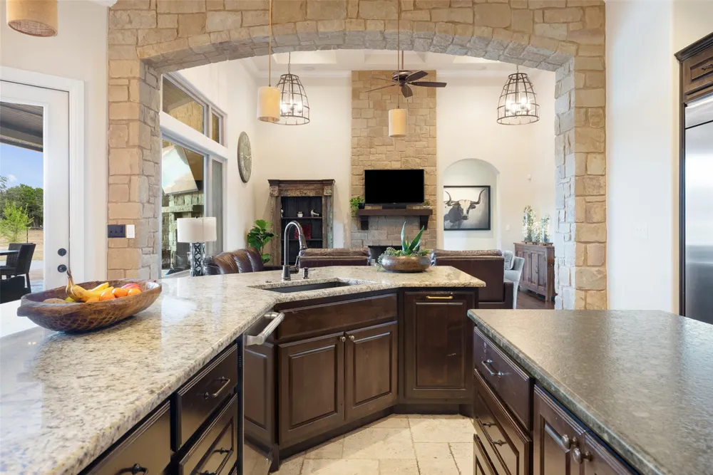 2700 County Road 282 Road Leander, TX 78641