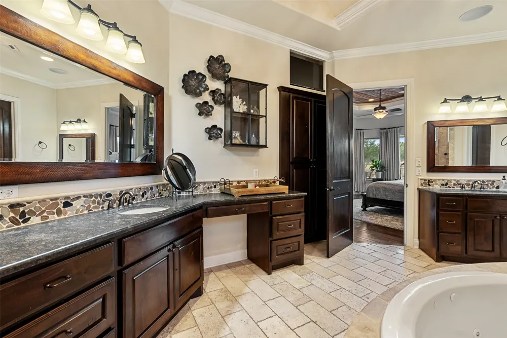 2700 County Road 282 Road Leander, TX 78641