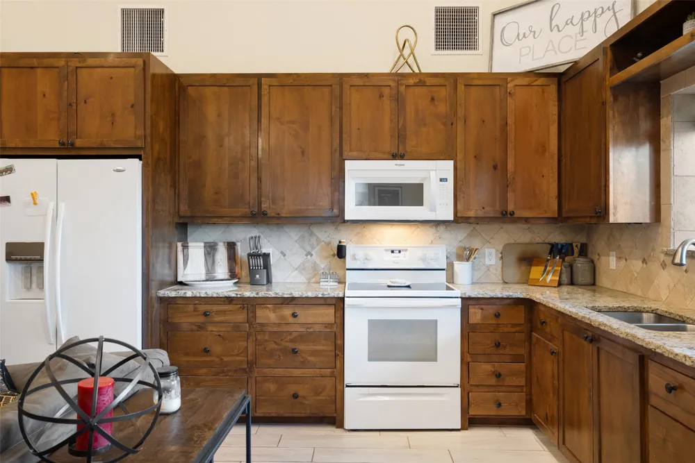 2700 County Road 282 Road Leander, TX 78641