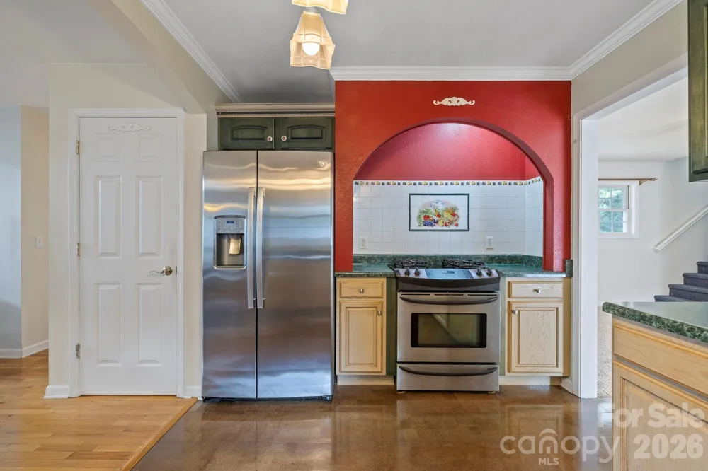 372 Kingfisher Lane Mills River, NC 28759