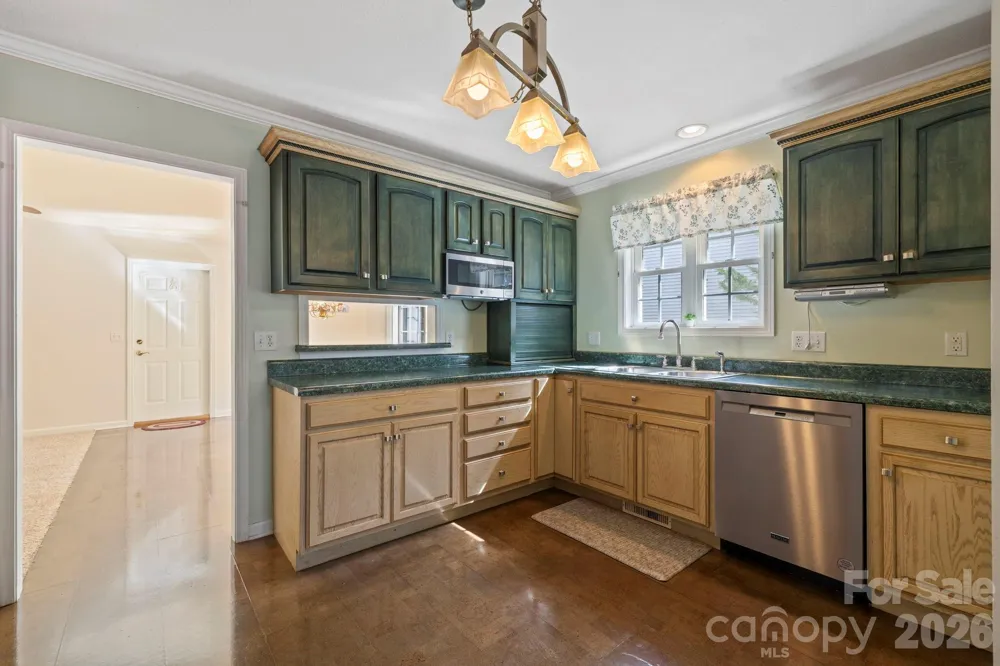 372 Kingfisher Lane Mills River, NC 28759