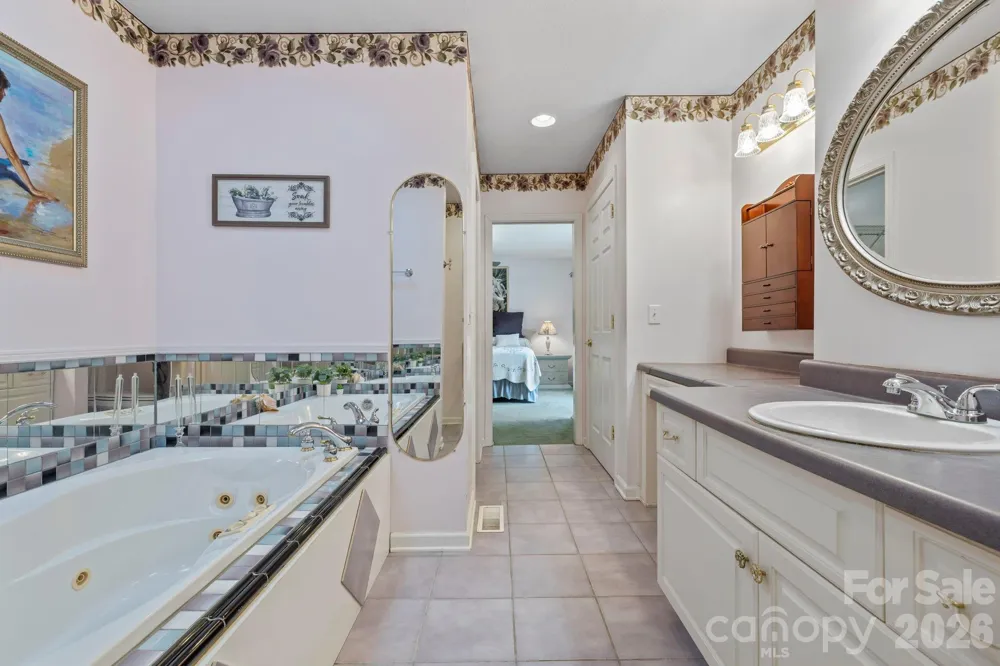 372 Kingfisher Lane Mills River, NC 28759