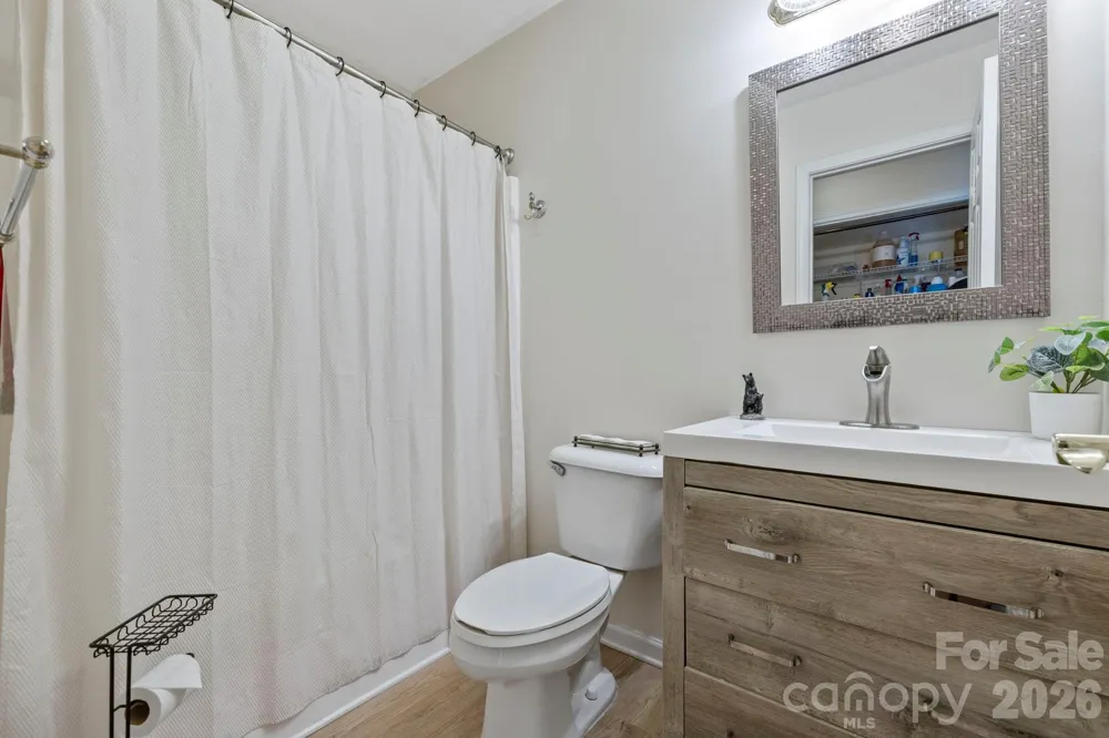 372 Kingfisher Lane Mills River, NC 28759