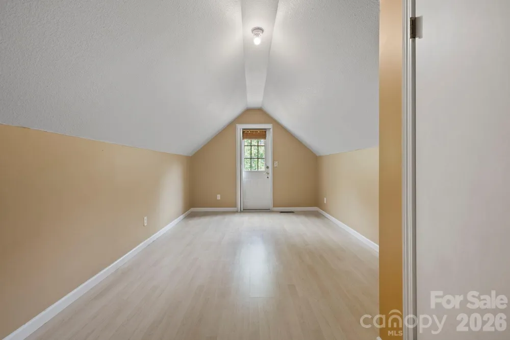 372 Kingfisher Lane Mills River, NC 28759