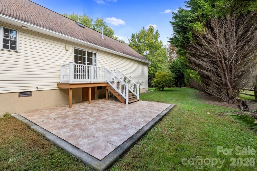 372 Kingfisher Lane Mills River, NC 28759