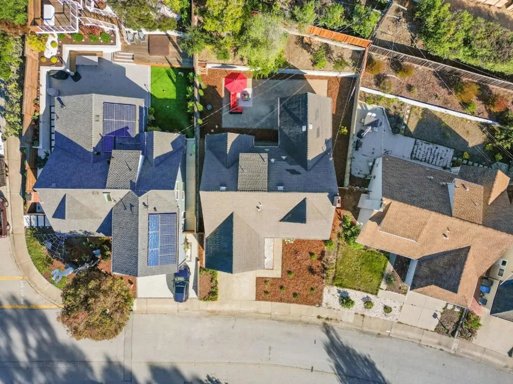 2425 Crestmoor Drive San Bruno, CA 94066