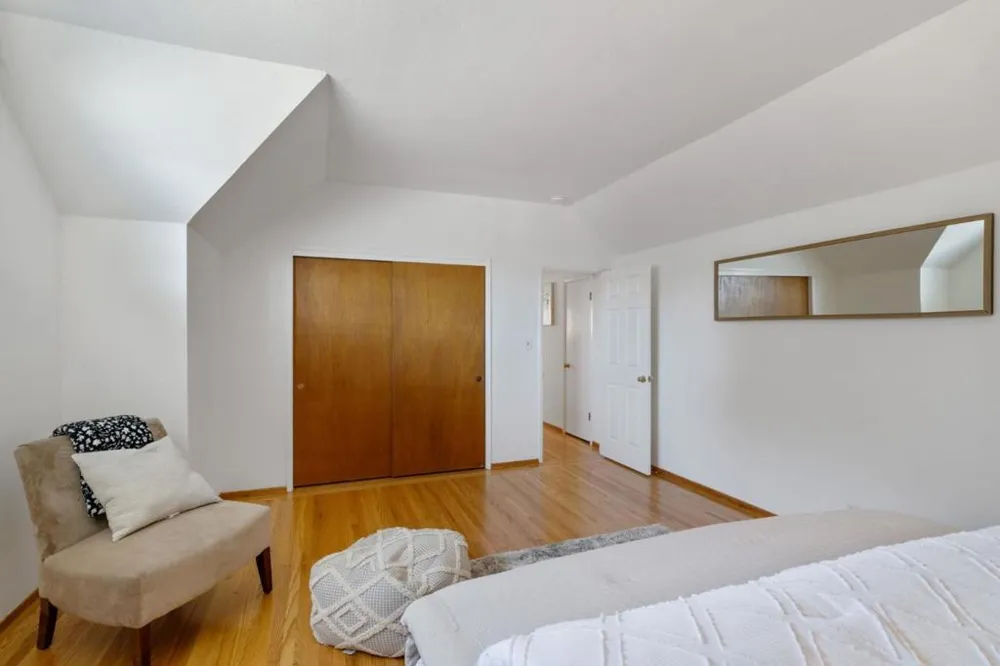 2425 Crestmoor Drive San Bruno, CA 94066